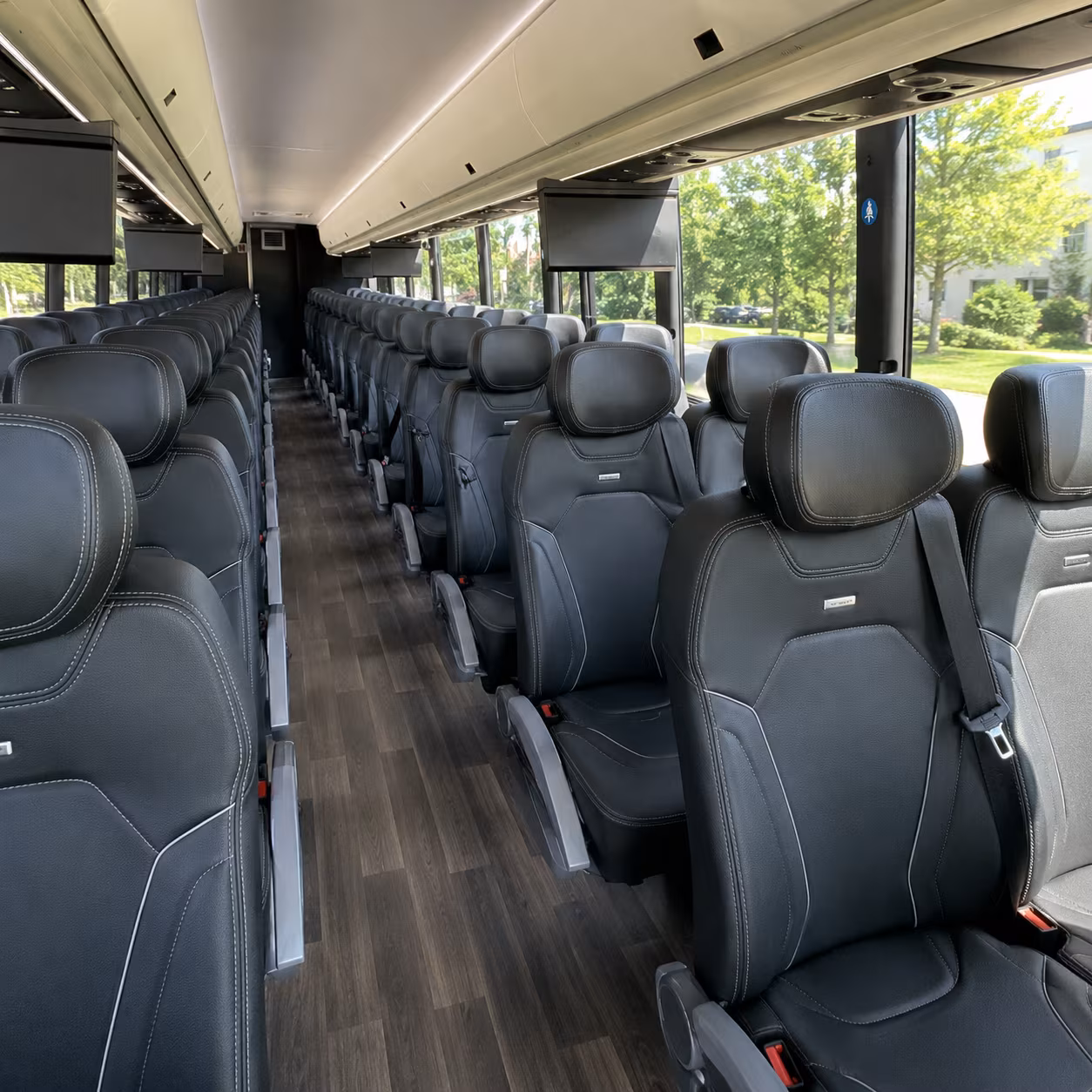 detroit corporate charter bus rentals in detroit