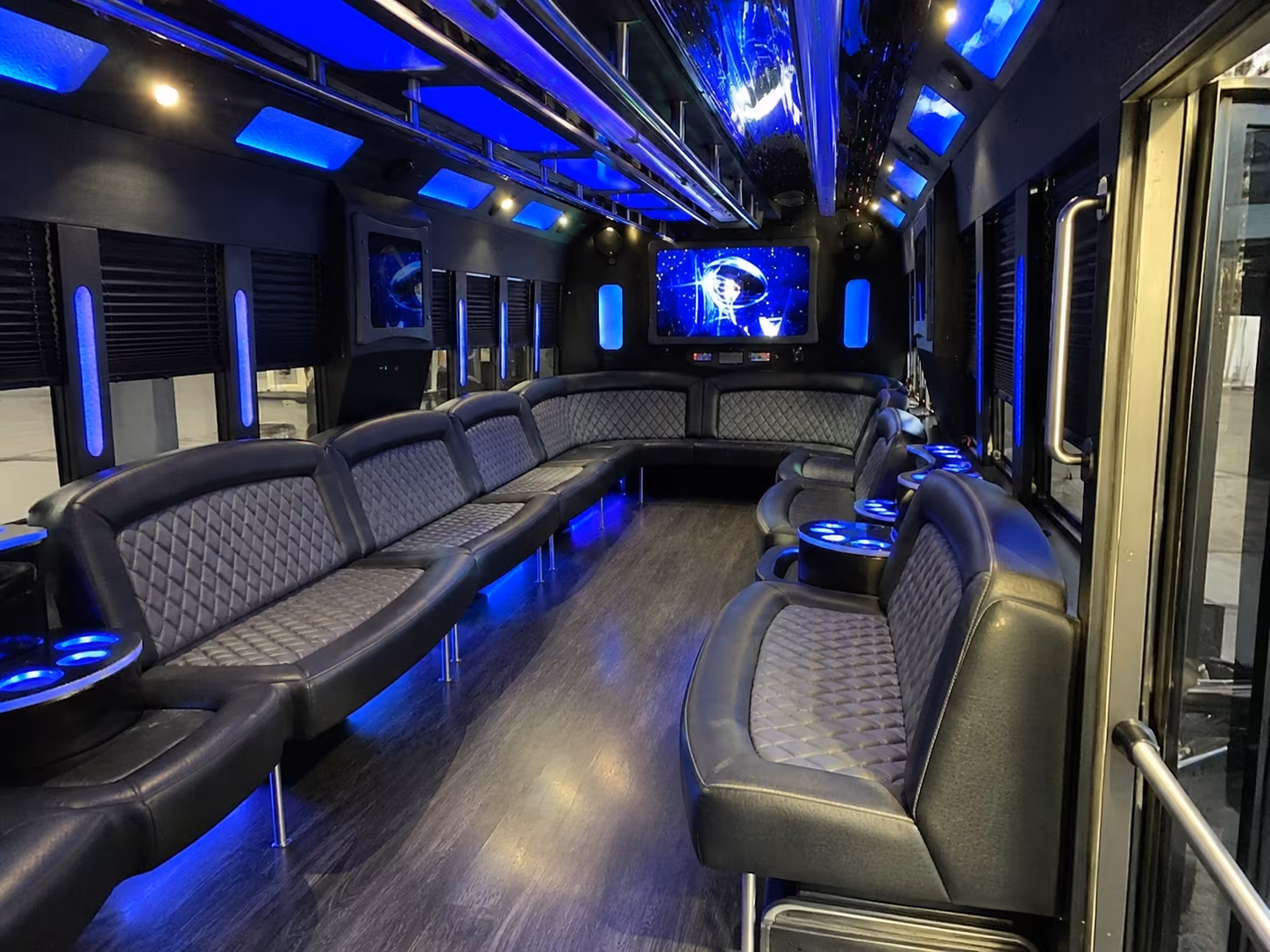 east lansing 28 passenger party bus interior