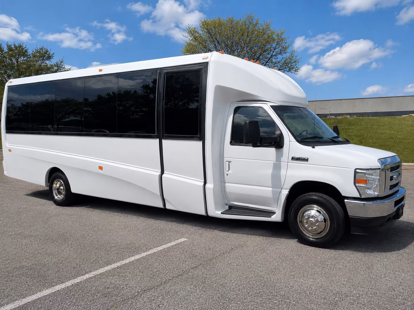 lansing make your long distance trip easier with a lansing charter bus