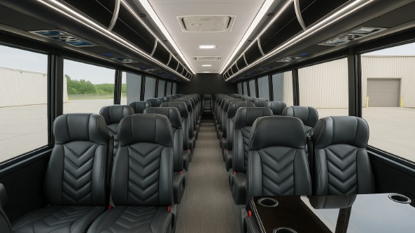 detroit 28 passenger minibus